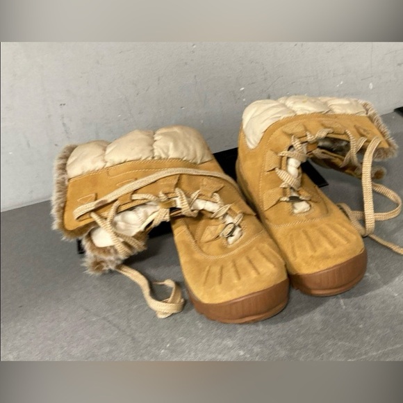 Women’s Timberland winter boots - size 10 - Picture 4 of 11